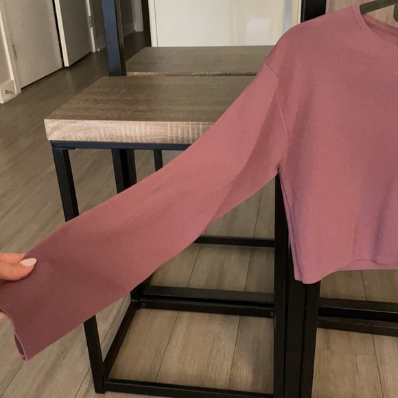 Aritzia Babaton Hessy cropped shirt - Picture 5 of 7